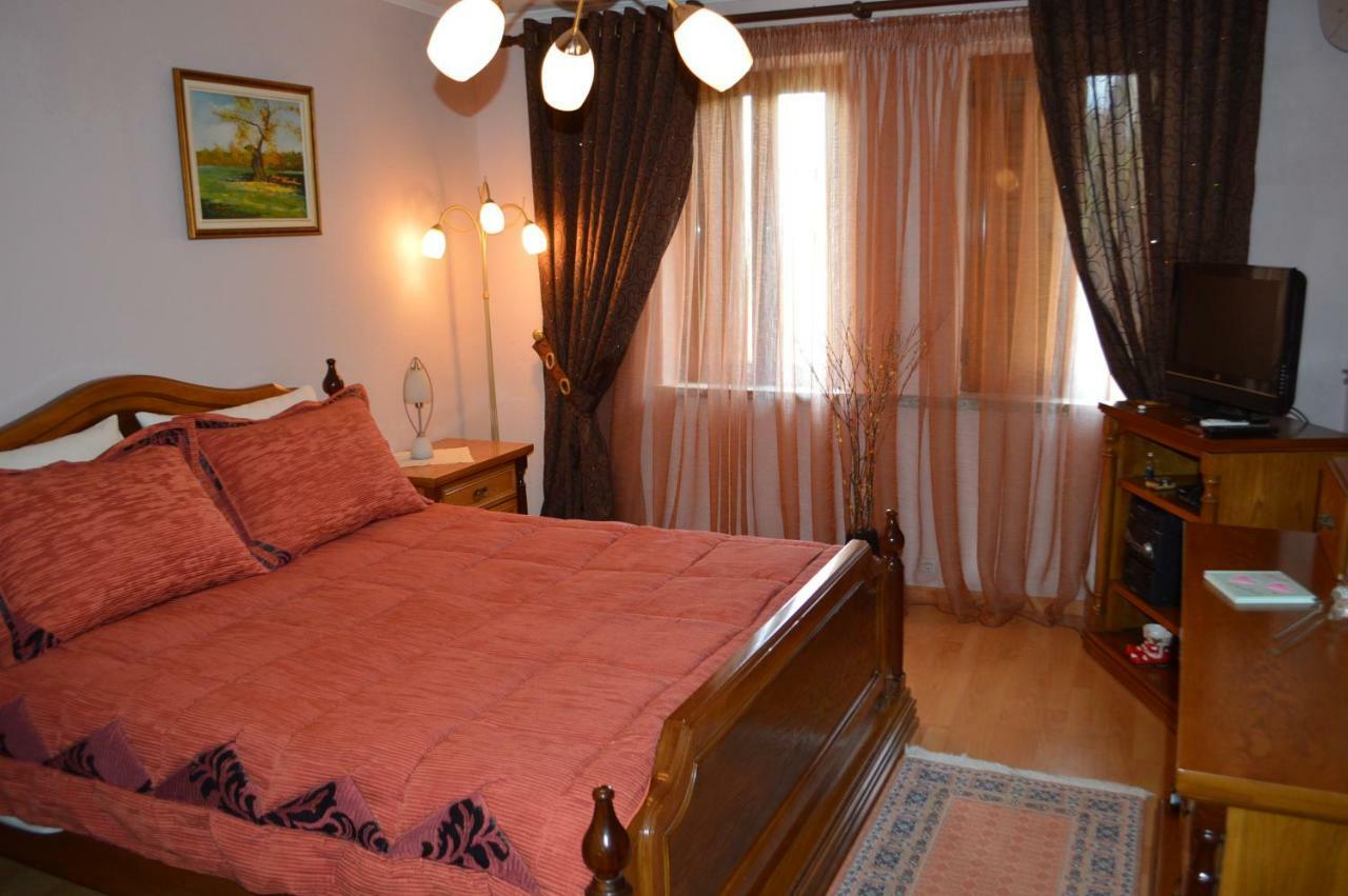 Vila Ss Kekezi Villa Gjirokastër Exterior foto